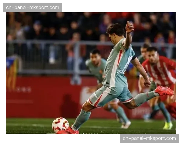 替补登场：年轻球员完成德甲首秀并助攻