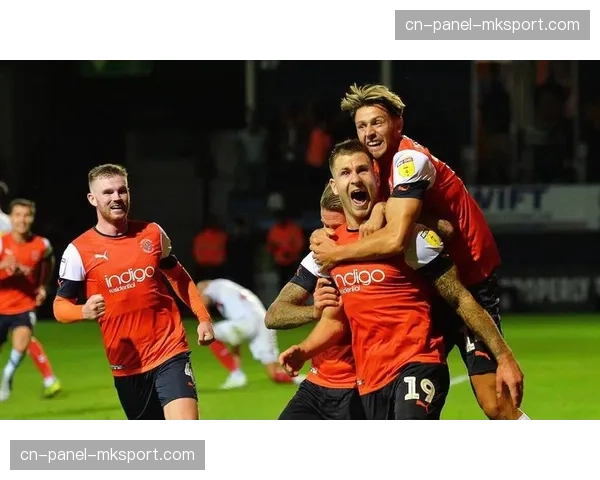 关键保级战：卢顿与埃弗顿的直接对话前瞻